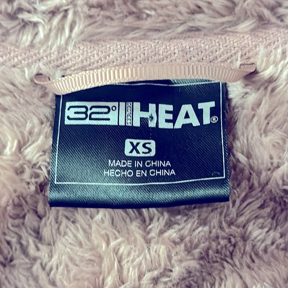 32 DEGREES HEAT. Pink Plush Zipper Jacket. Side Pockets. S-XS. 2- Pocs i… - Picture 8 of 12